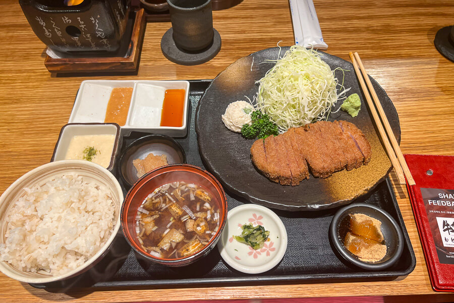 Delectable gyukatsu meal served in Tokyo