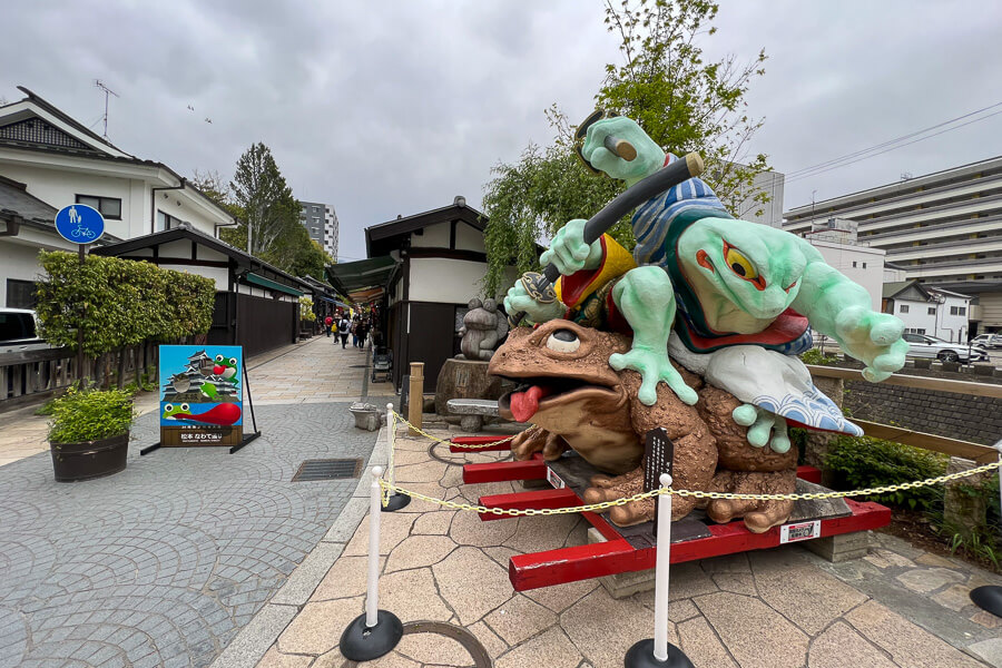 Fantastic frog statues in Nawate-dori